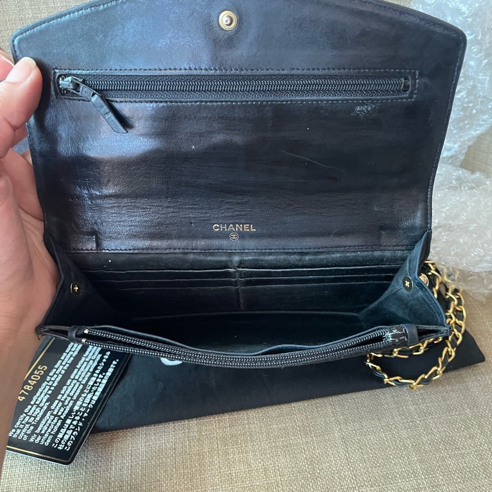 Authentic vintage CHANEL caviar leather bifold wallet 4784055 - Picture 8 of 16